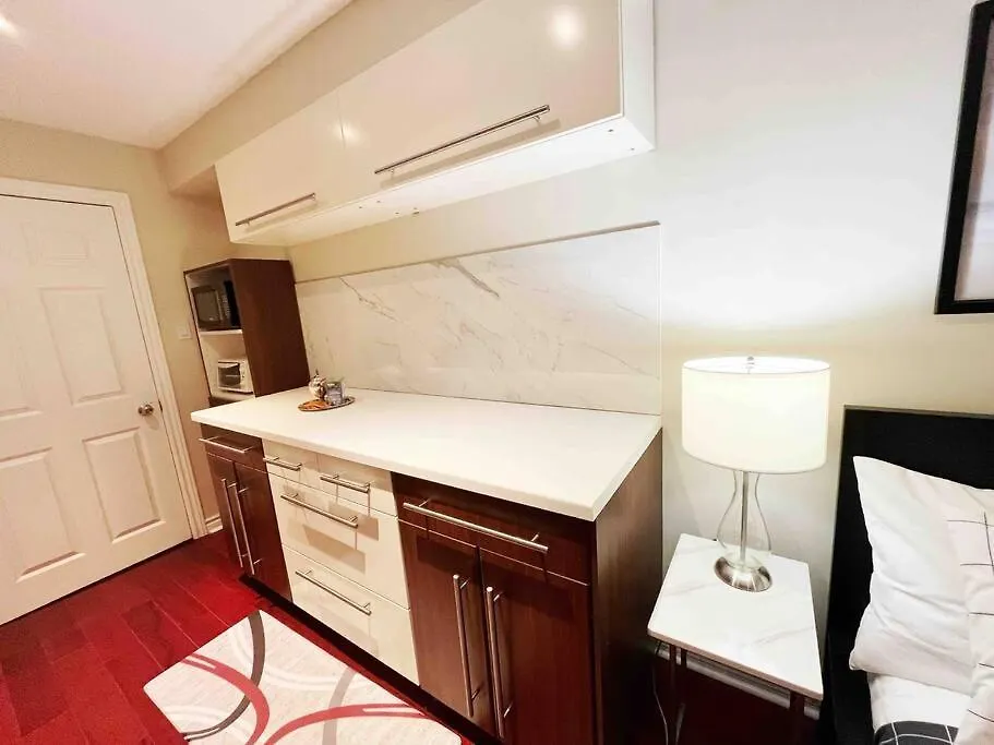 Beach Studio With Private Detached Bathroom Toronto Apartment