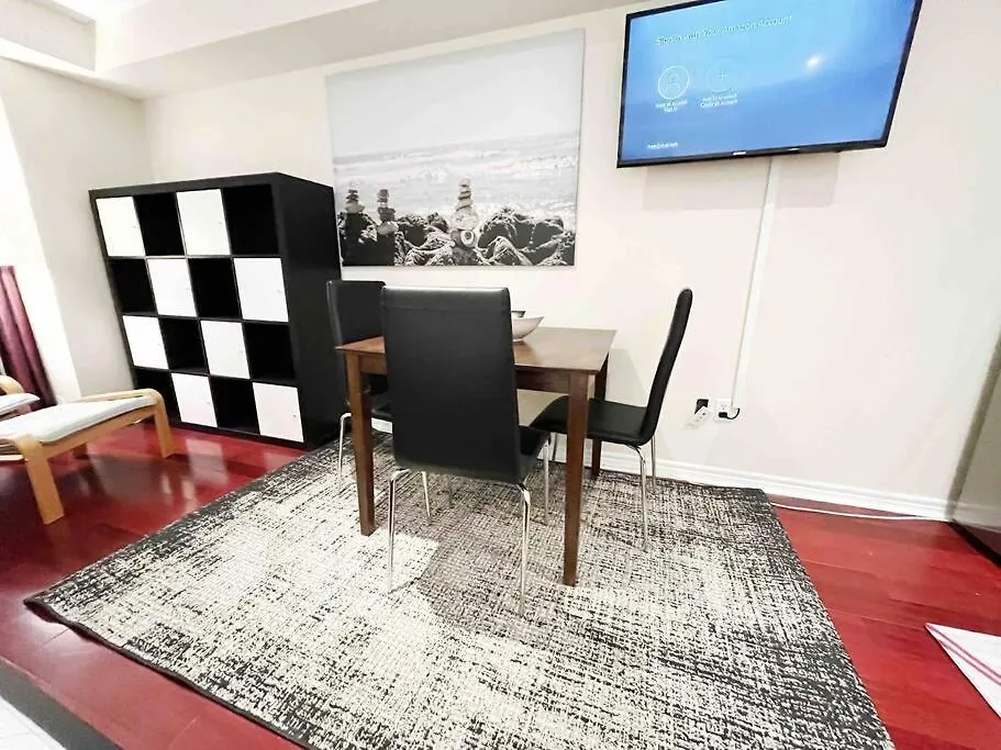Beach Studio With Private Detached Bathroom Toronto