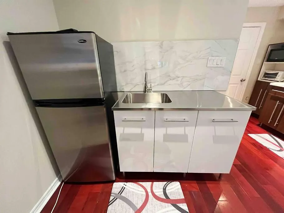Apartment Beach Studio With Private Detached Bathroom Toronto