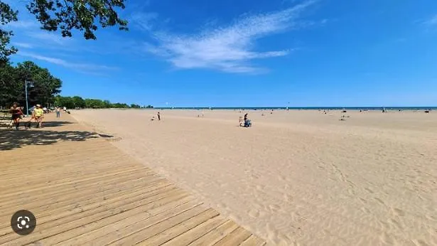 Beach Studio With Private Detached Bathroom Toronto Apartment