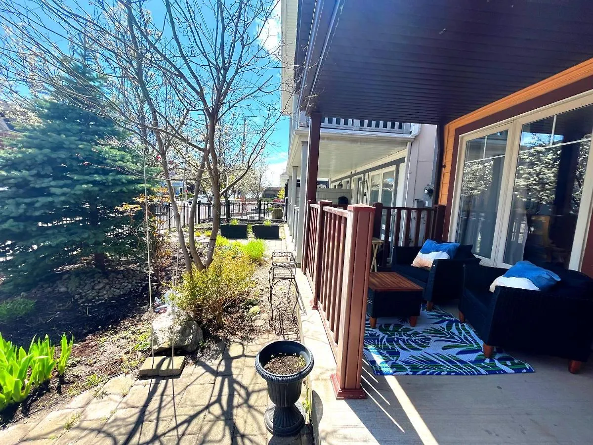 Apartment Beach Studio With Private Detached Bathroom Toronto Canada