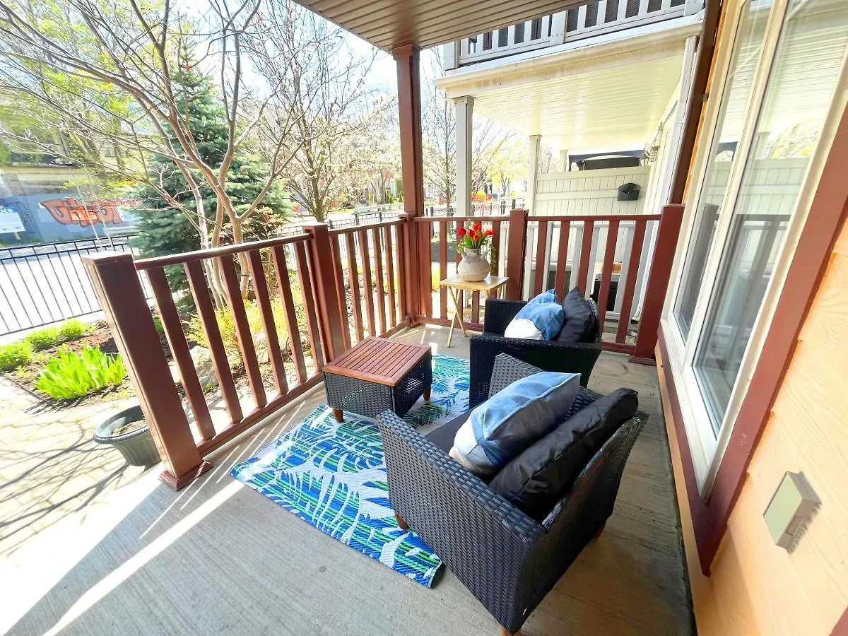 Apartment Beach Studio With Private Detached Bathroom Toronto